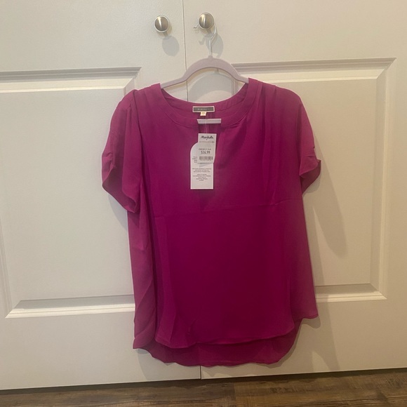 Tops - NWT shirt